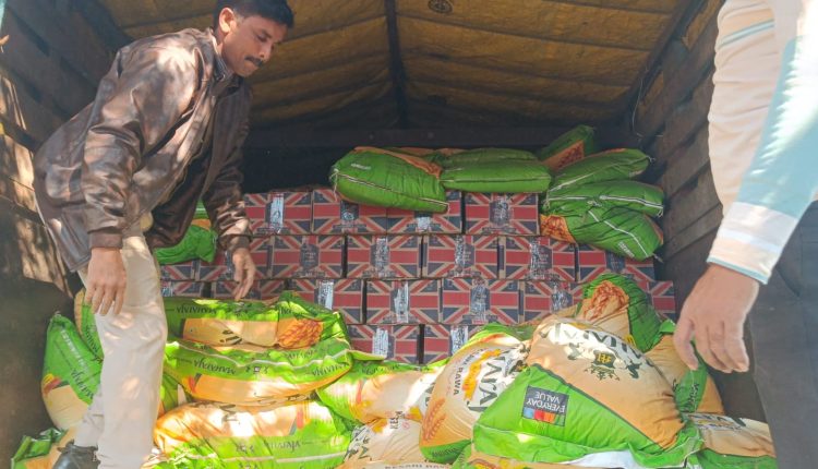 शराब तस्करी पर झाबुआ पुलिस का बड़ा प्रहार… पशु आहार की आड़ में गुजरात जा रही थी लाखाें की अवैध शराब… नेशनल हाईवे पर पुलिस का शिकंजा...